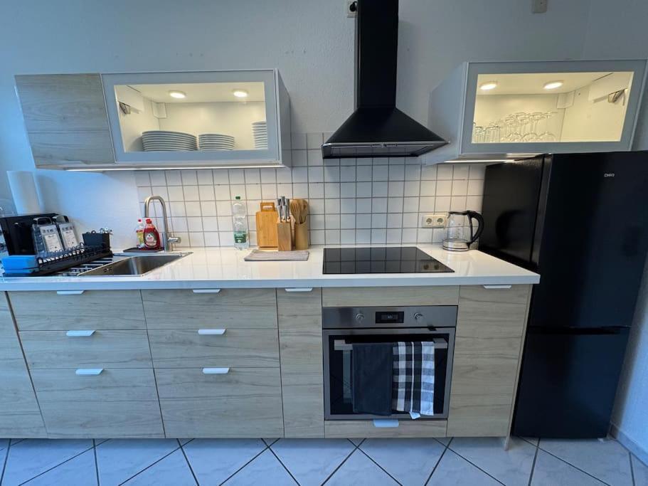 Grosse Wohnung Mit Xxl-Balkon In Schwerin Mitte Exterior foto